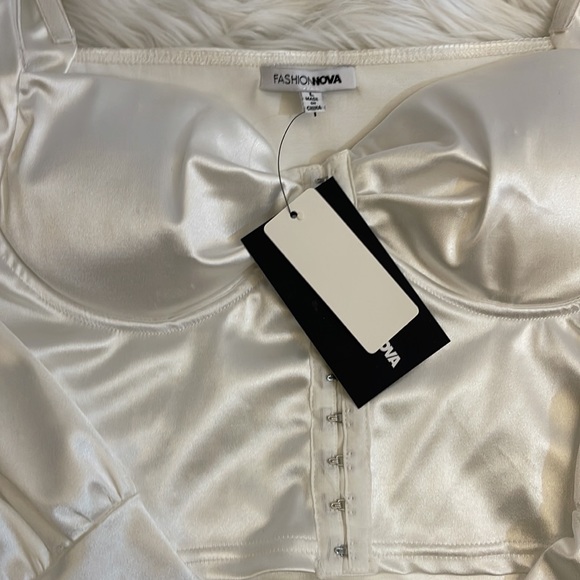 NEW FN Crop Top - size L - Picture 7 of 7